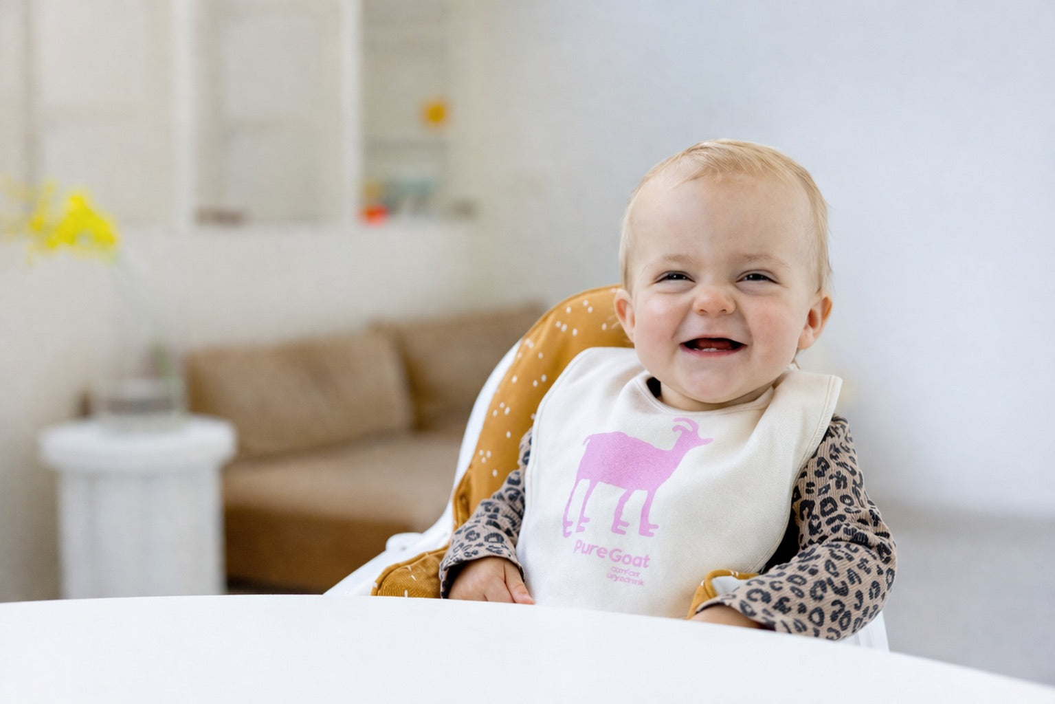 Biologische flesvoeding op basis van geitenmelk